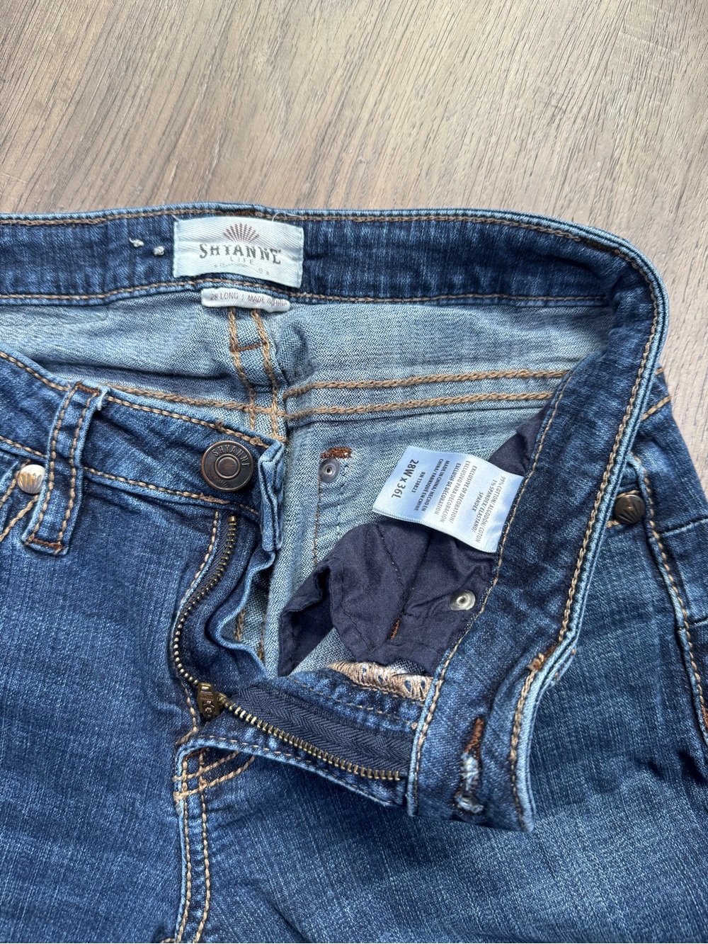 Shyanne Women's Medium Blue Bootcut Denim Jeans - Size 28W x 36L - Picture 9 of 16